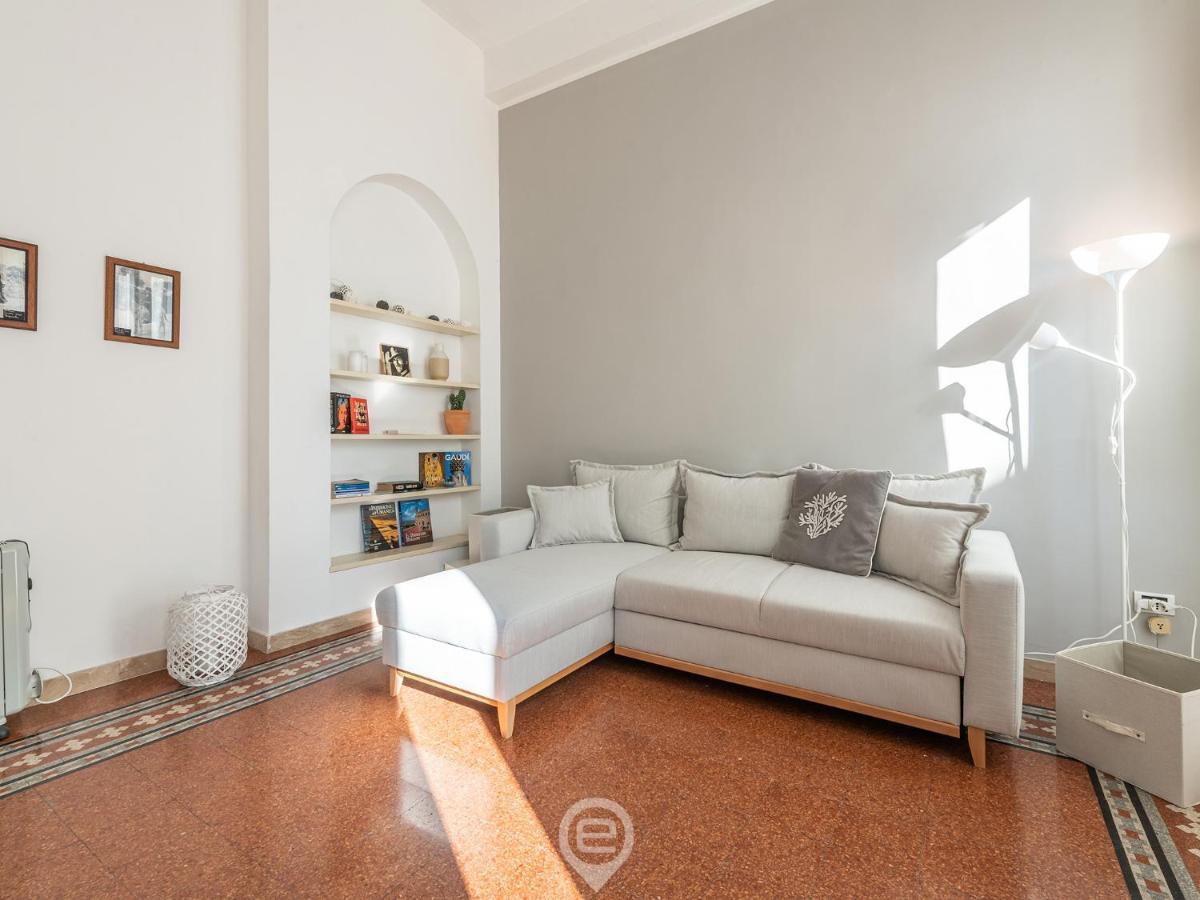 Mirabel Apartment - Wonderful Flat In City Center กาญารี ภายนอก รูปภาพ